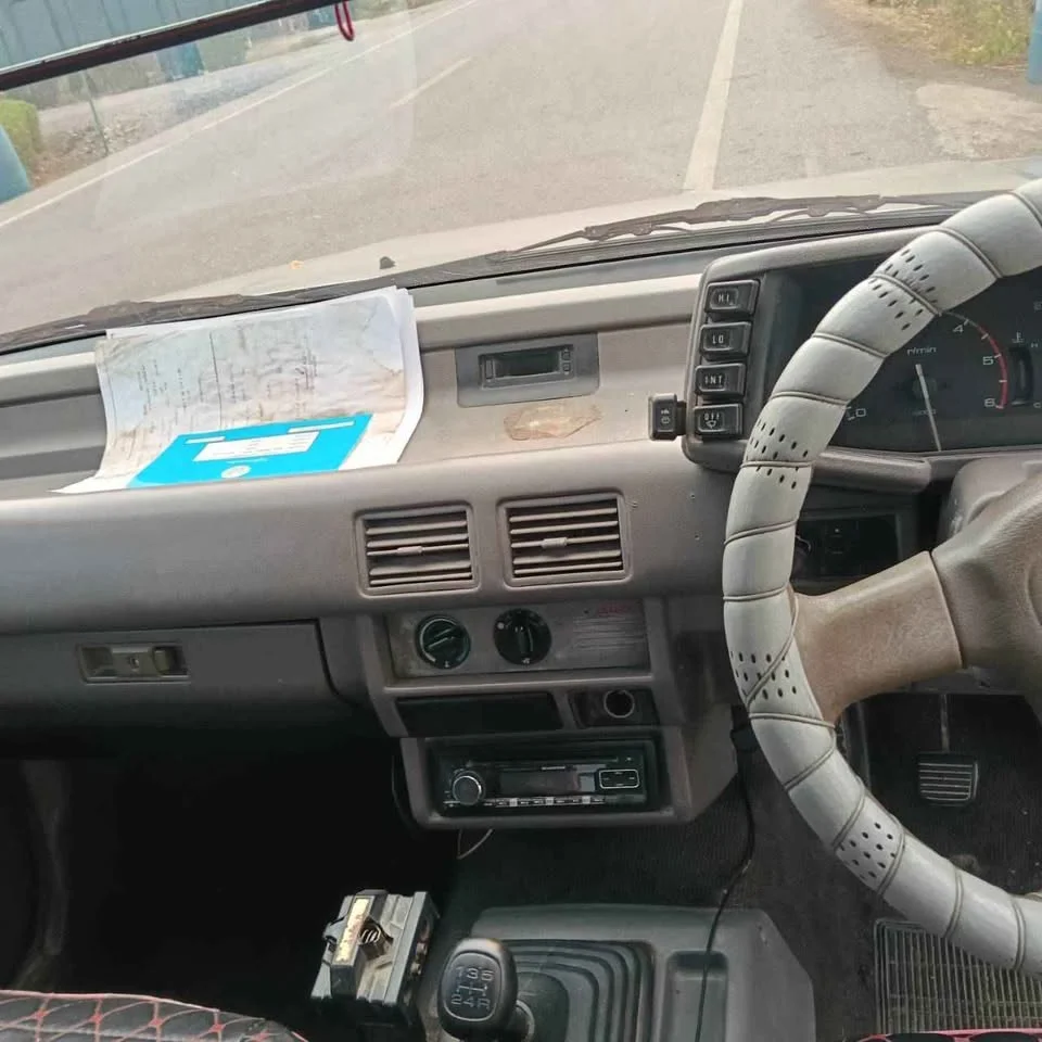 1996 Isuzu TFR III 3