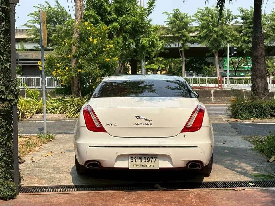 2014 Jaguar XJ X351 3
