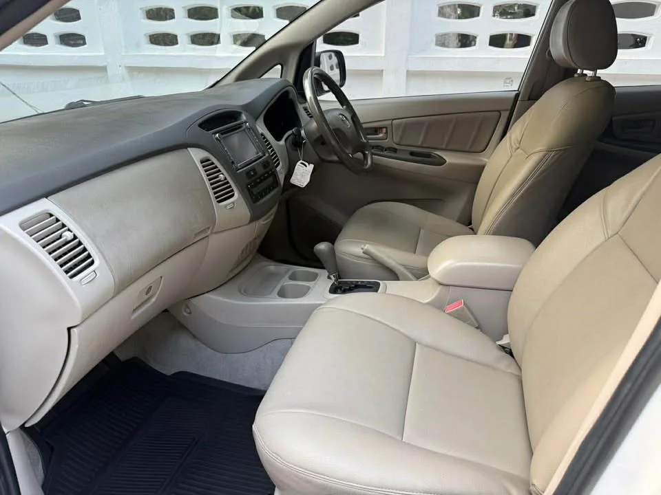 2011 Toyota Innova I 3