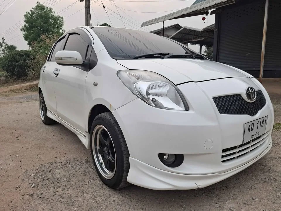2006 Toyota Yaris II 2