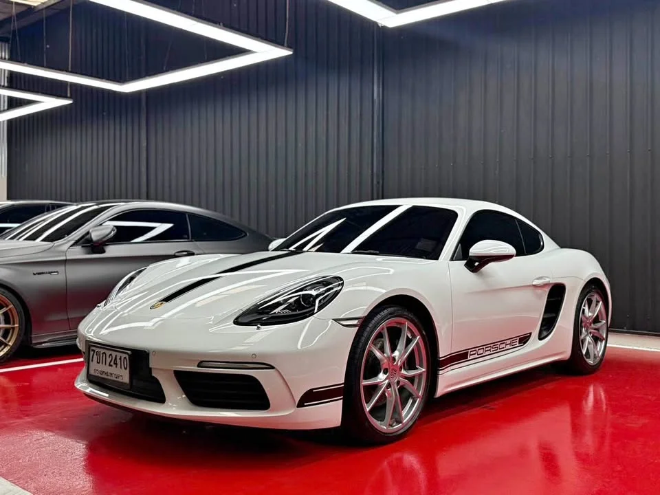2017 Porsche 718 Boxster and Cayman IV 3