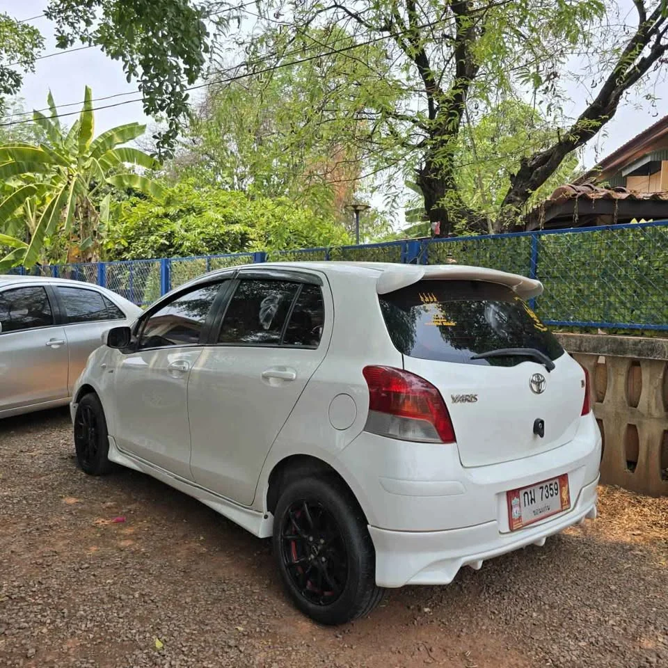 2011 Toyota Yaris II 3