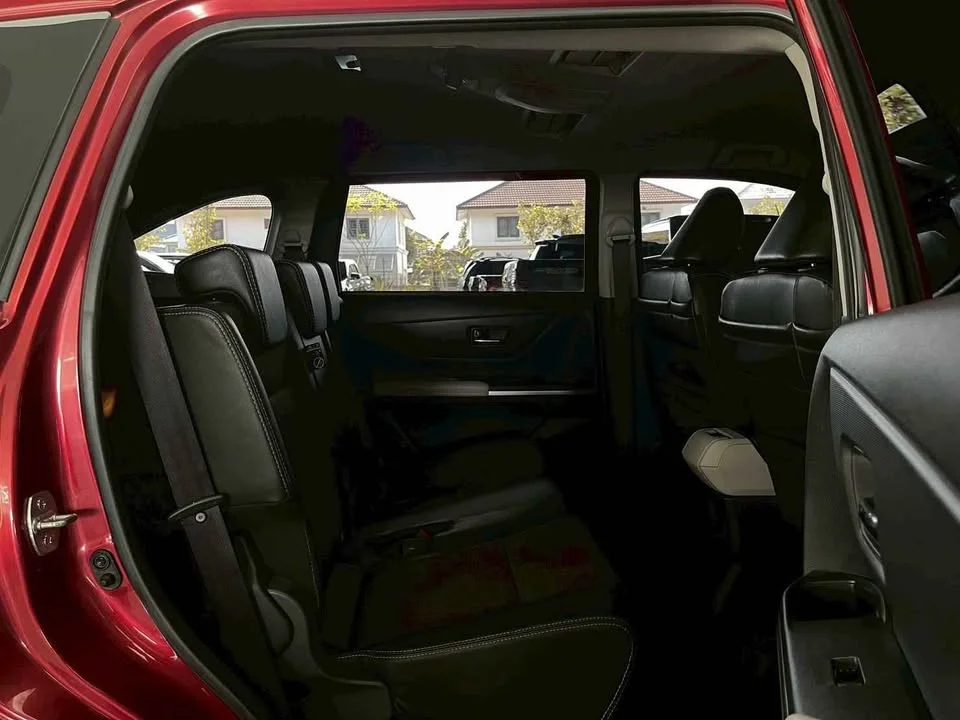 2023 Toyota Veloz III 2