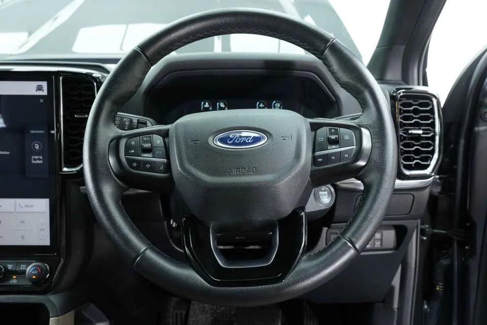 2023 Ford Everest III 3
