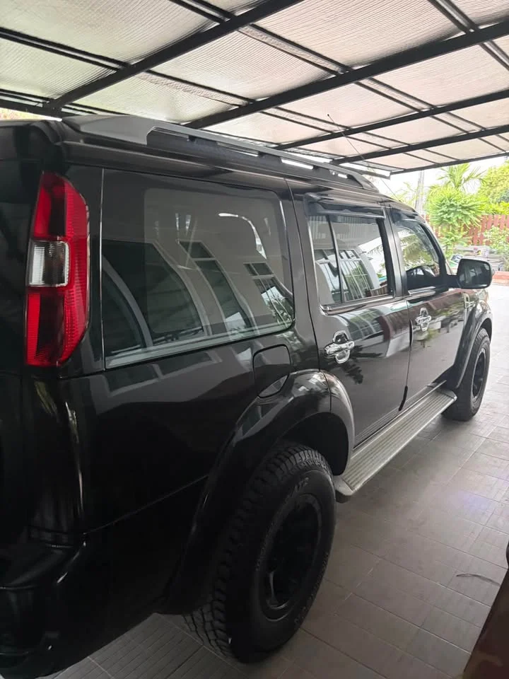 2010 Ford Everest I 2