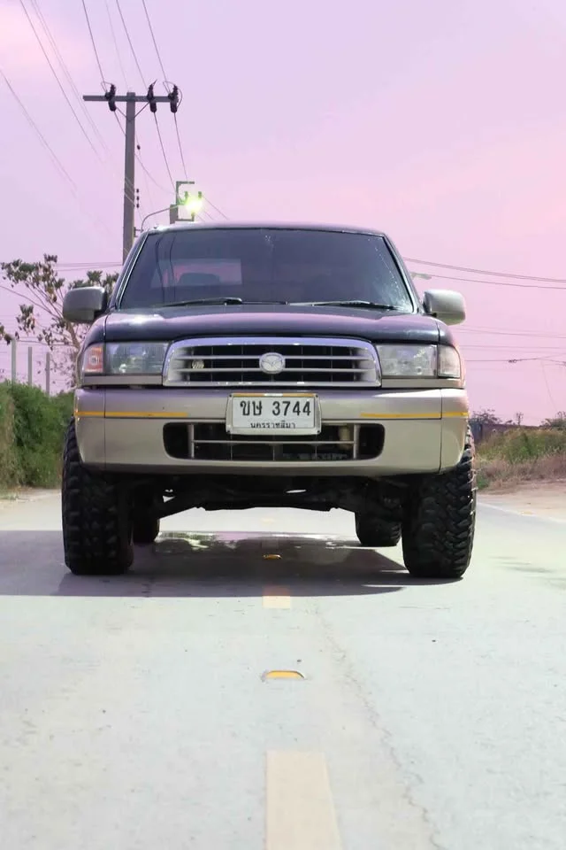 2002 Mazda 2500 Fighter V 3