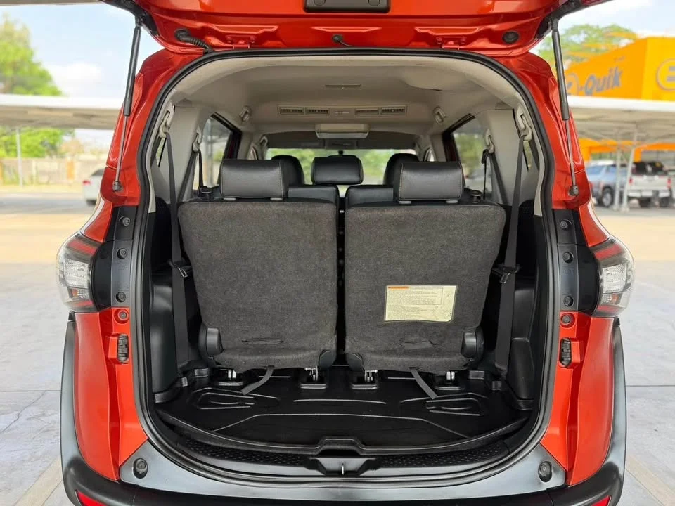 2018 Toyota Sienta II 2