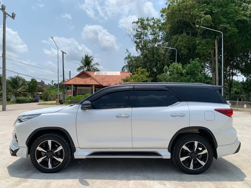 2020 Toyota Fortuner II 2