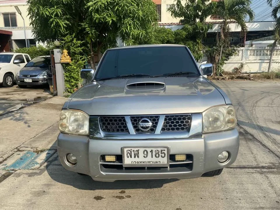 2006 Nissan Frontier I 3
