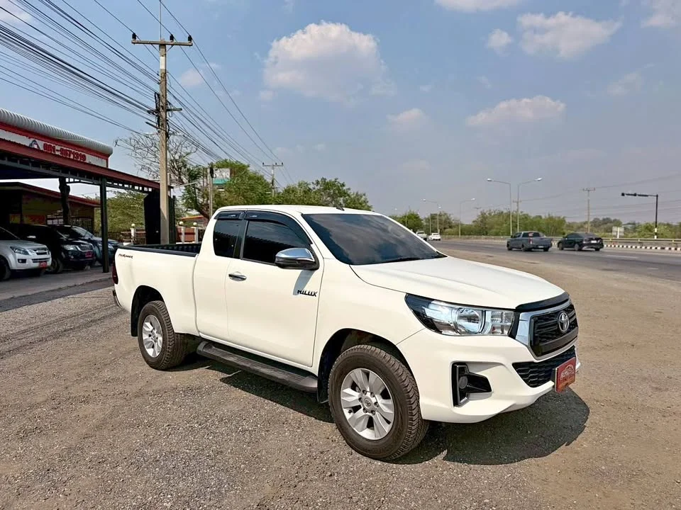 2020 Toyota Hilux VIII 3