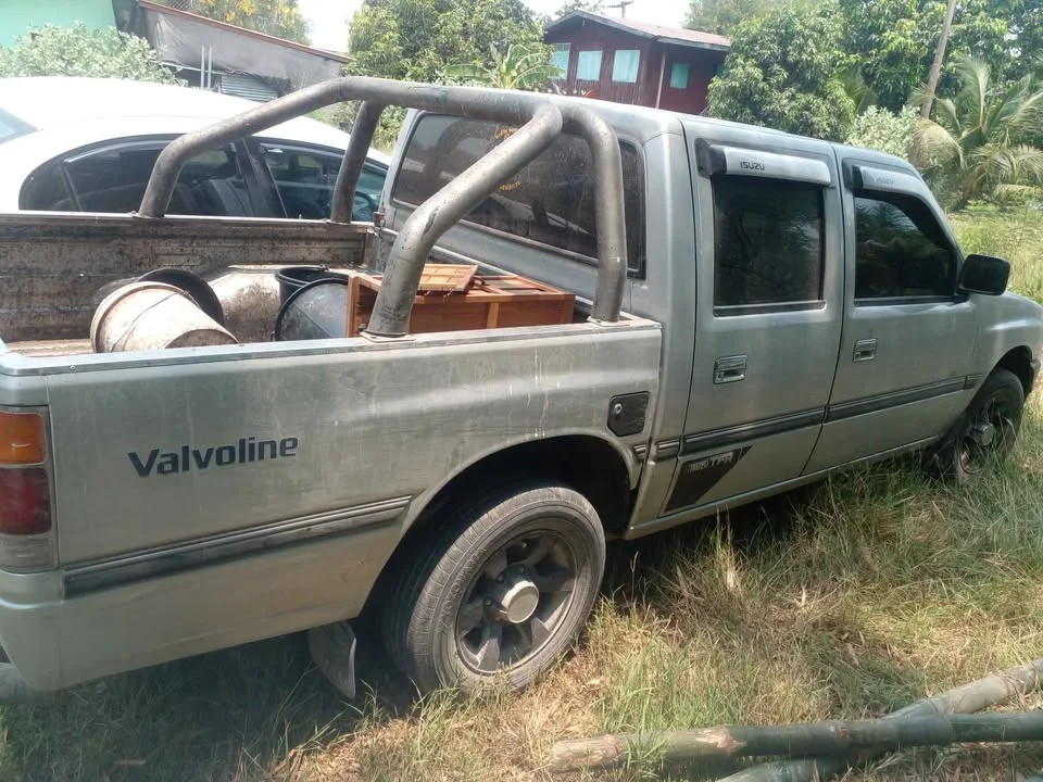 1994 Isuzu TFR III 3