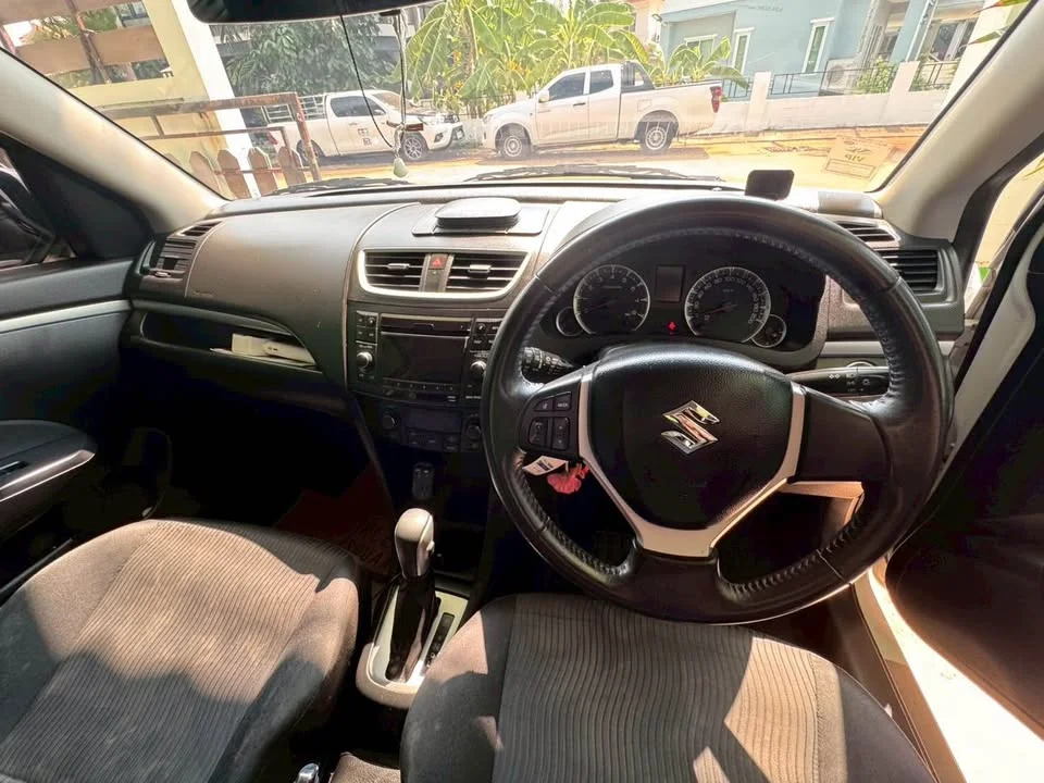 2012 Suzuki Swift II 2
