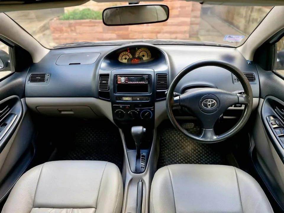 2004 Toyota Vios I 3