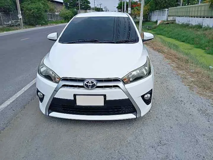 2015 Toyota Yaris III 2