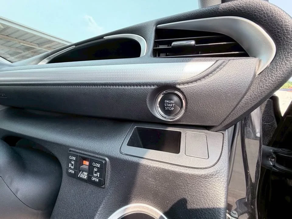 2019 Toyota Sienta II 2