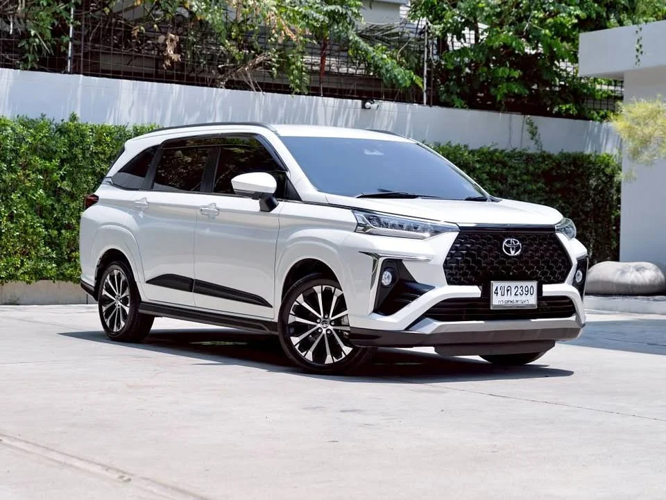 2023 Toyota Veloz III 2