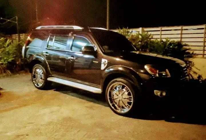 2011 Ford Everest I 3