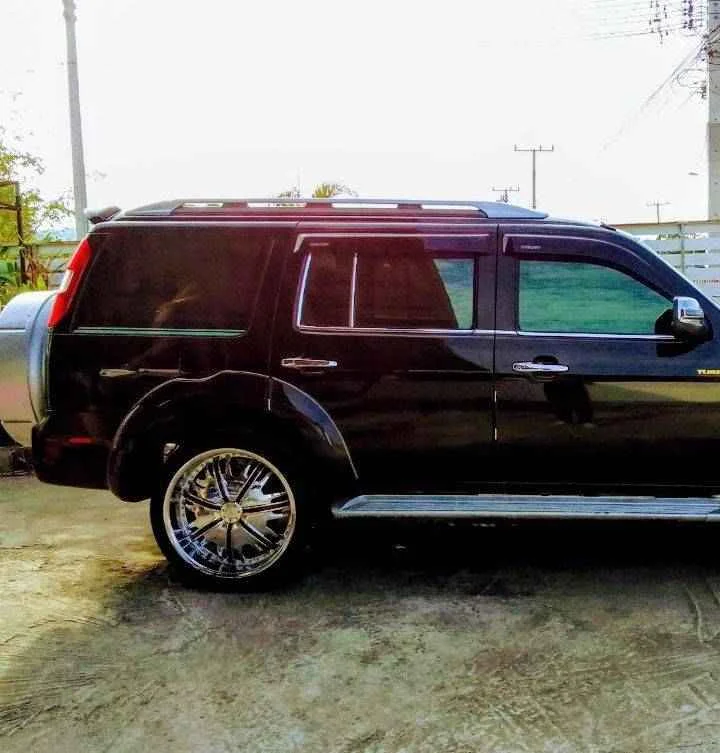 2011 Ford Everest I 2
