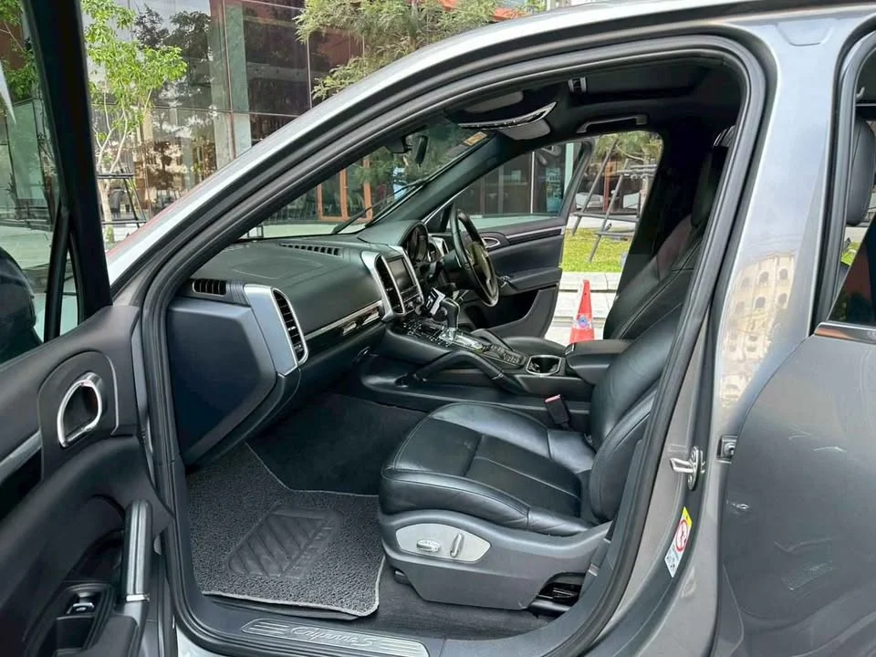 2010 Porsche Cayenne II 3
