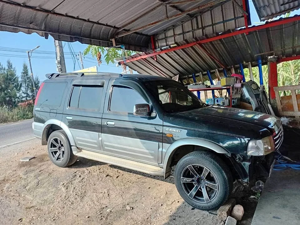 2005 Ford Everest I 3