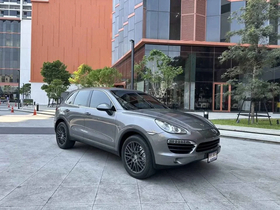 2010 Porsche Cayenne II 3