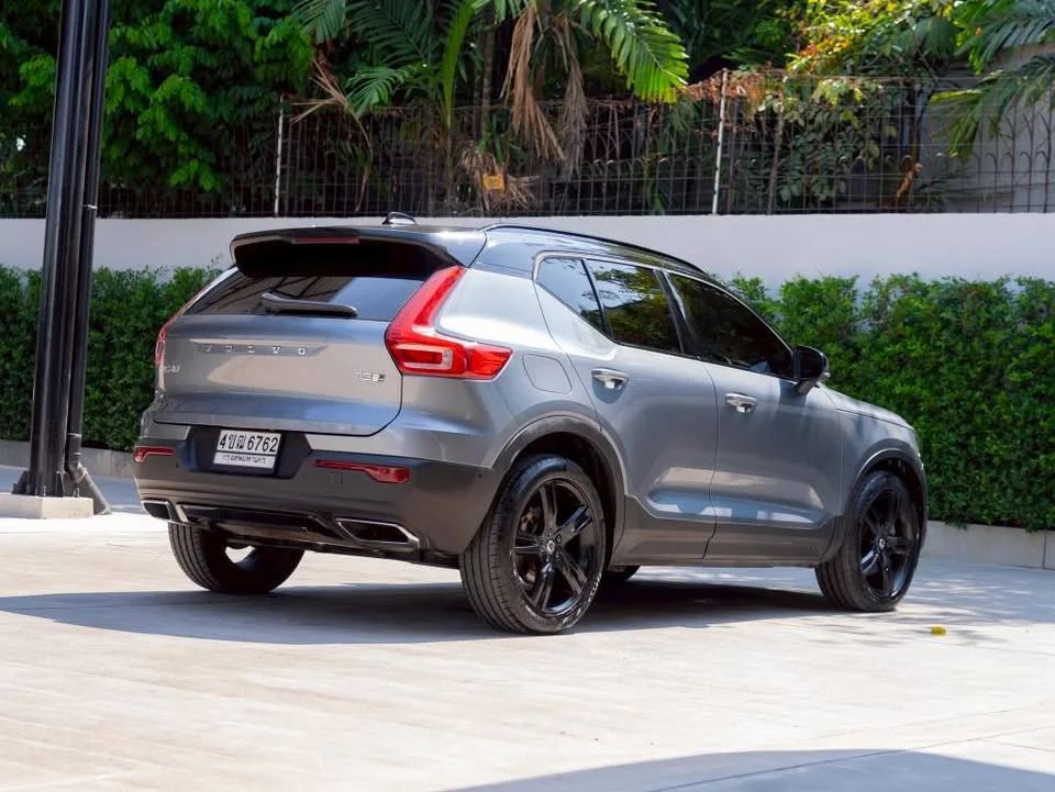 2019 Volvo XC40 2