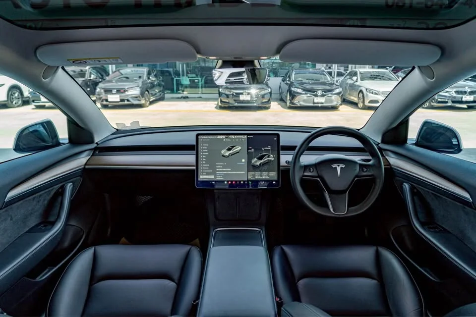 2023 Tesla Model 3 3