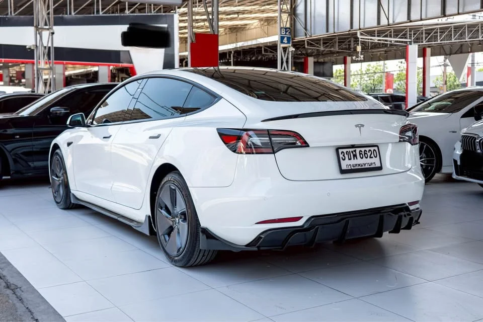 2023 Tesla Model 3 2