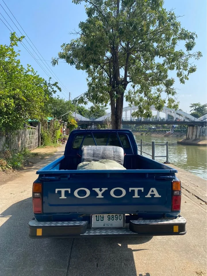 1980 Toyota Hilux Mighty-X V 2