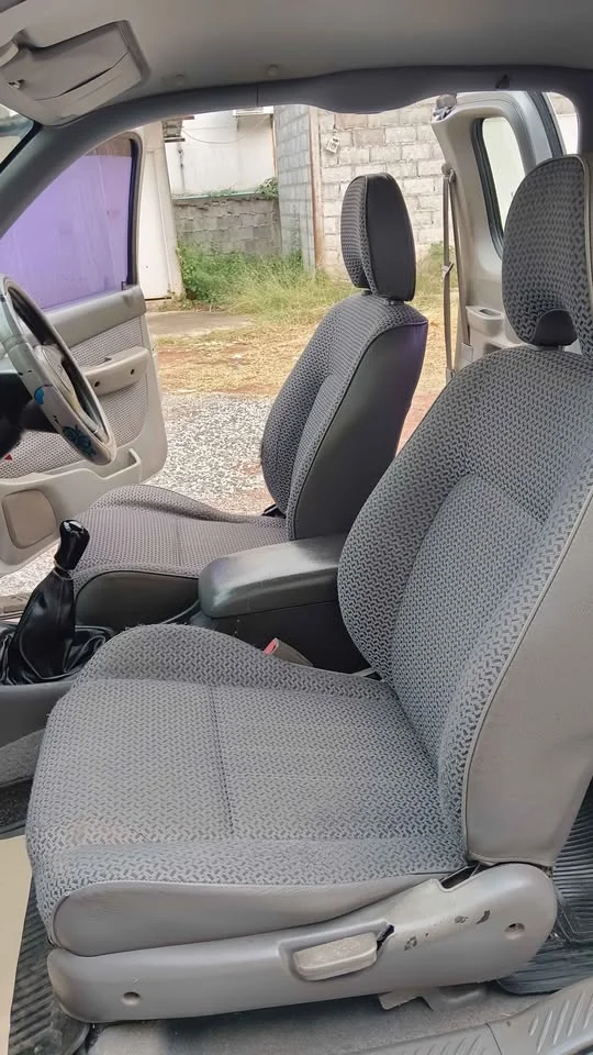 2004 Mazda 2500 Fighter V 3