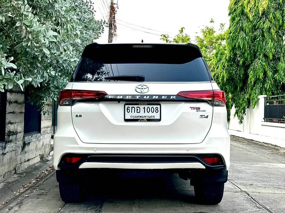 2017 Toyota Fortuner II 3