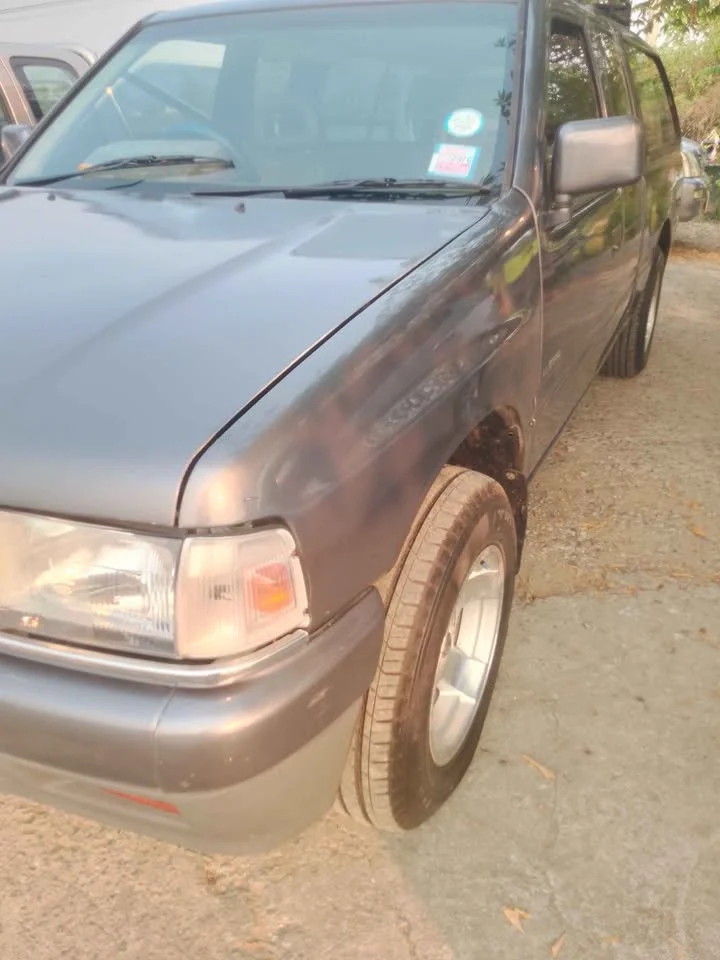 1996 Isuzu TFR III 3