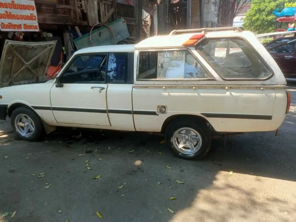 1990 Mazda B-series (Familia) III 2