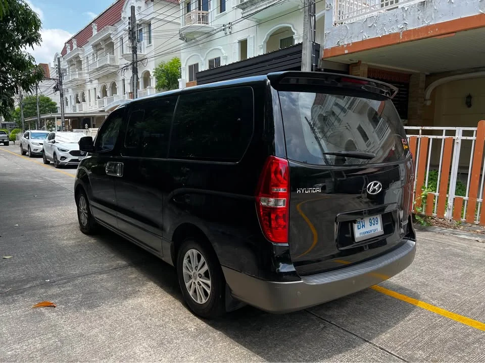 2012 Hyundai H-1 II 2