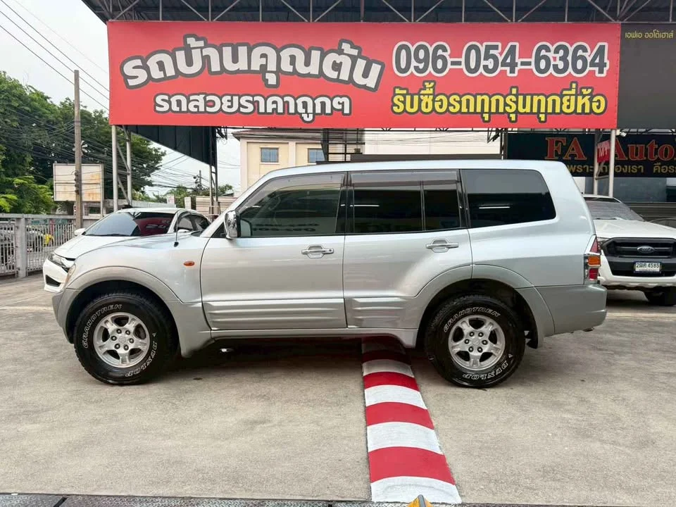 2000 Mitsubishi Pajero III 2