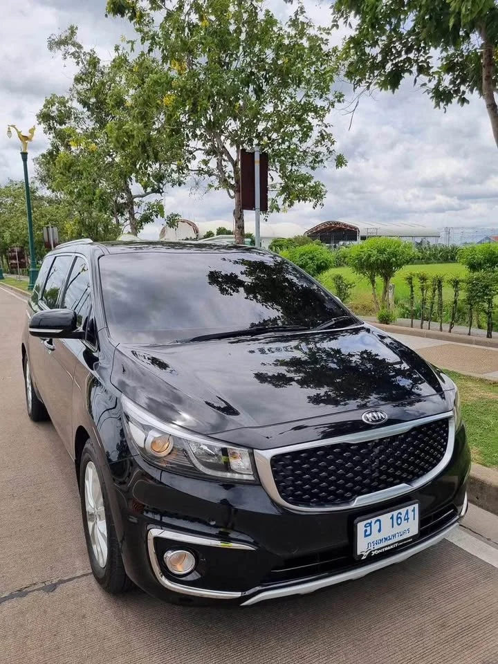 2015 Kia Carnival III 2