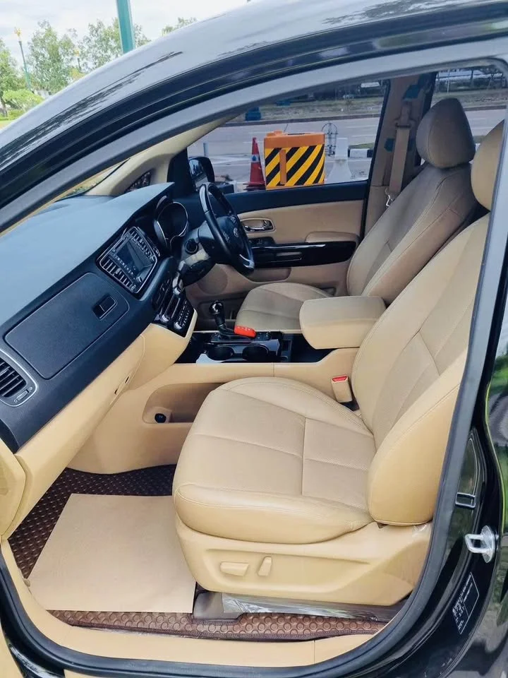 2015 Kia Carnival III 3