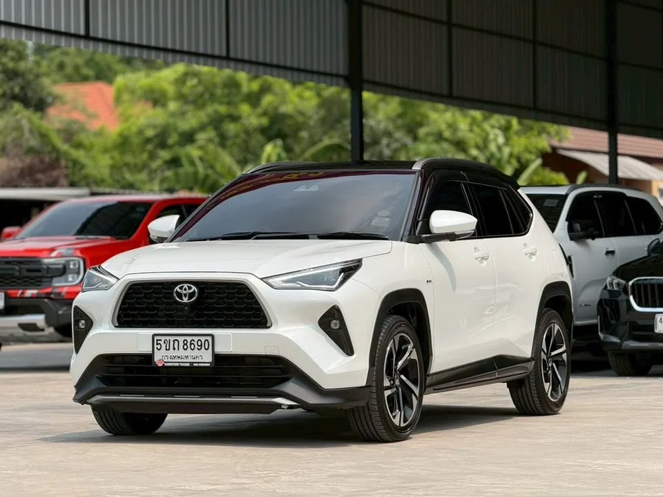 2024 Toyota Yaris Cross AC200 3
