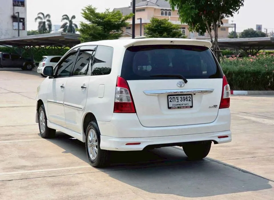 2013 Toyota Innova I 3