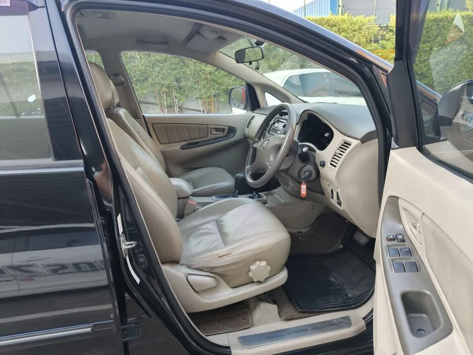 2012 Toyota Innova I 2
