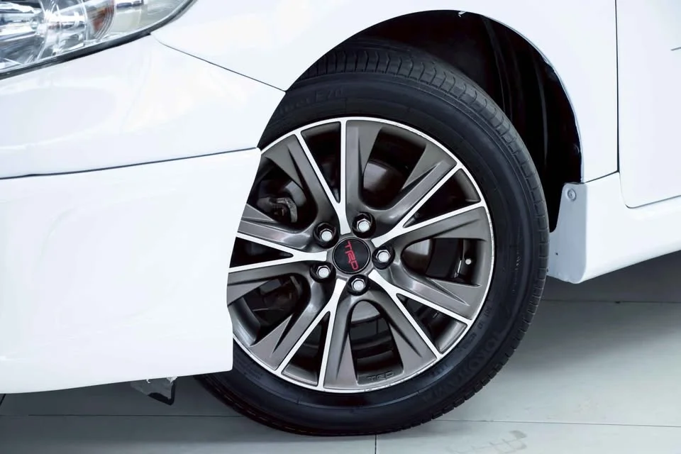 2013 Toyota Corolla Altis X (E140) 3