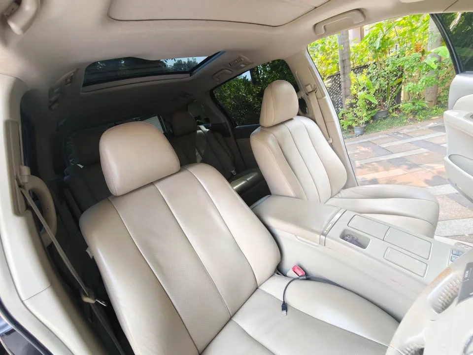 2011 Toyota Estima III 2