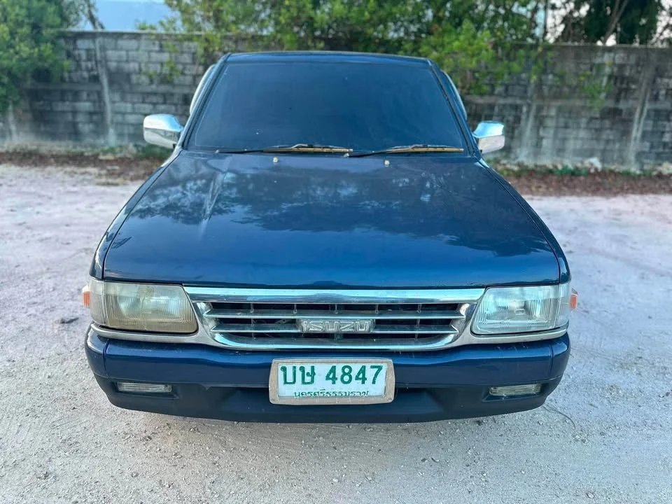 1997 Isuzu TFR III 2