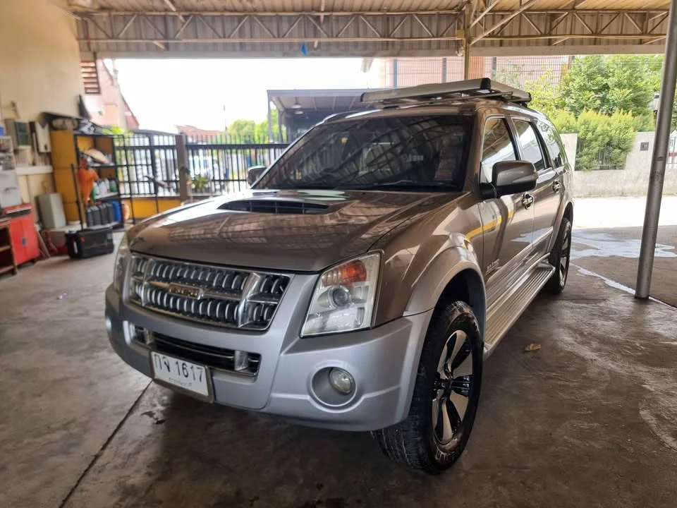2007 Isuzu MU-7 2