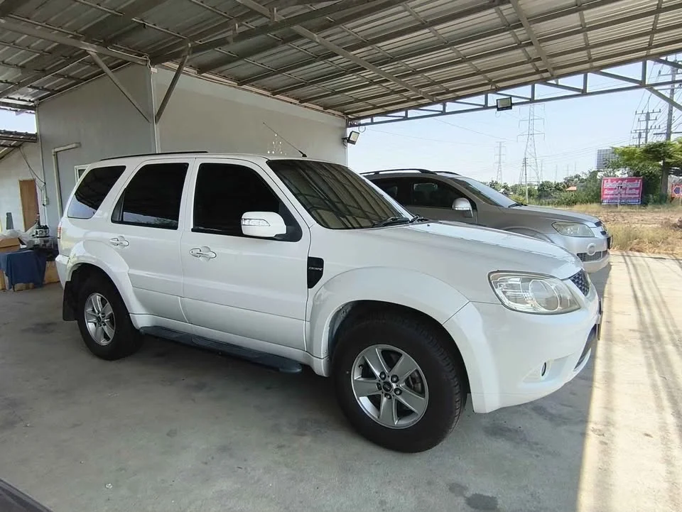 2010 Ford Escape I 3