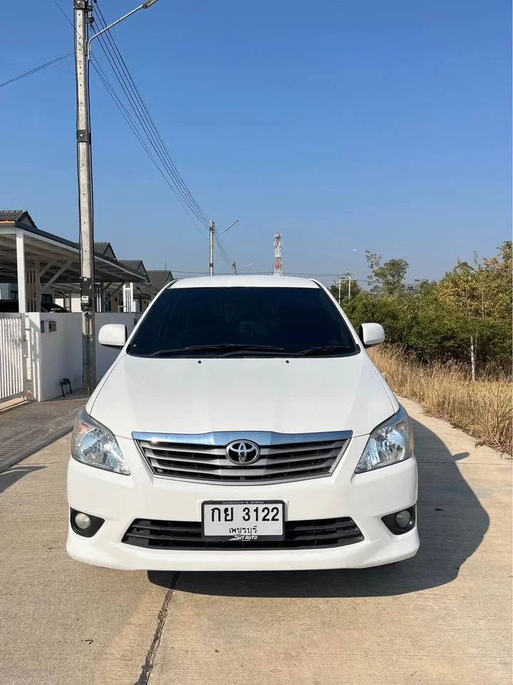 2012 Toyota Innova I 3