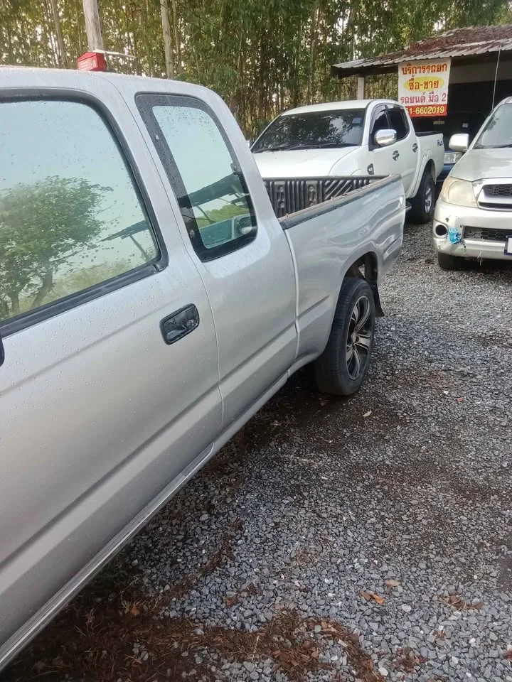 2004 Toyota Hilux Tiger VI 3