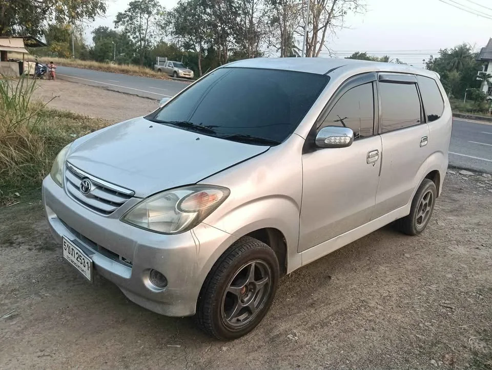 2004 Toyota Avanza I 2