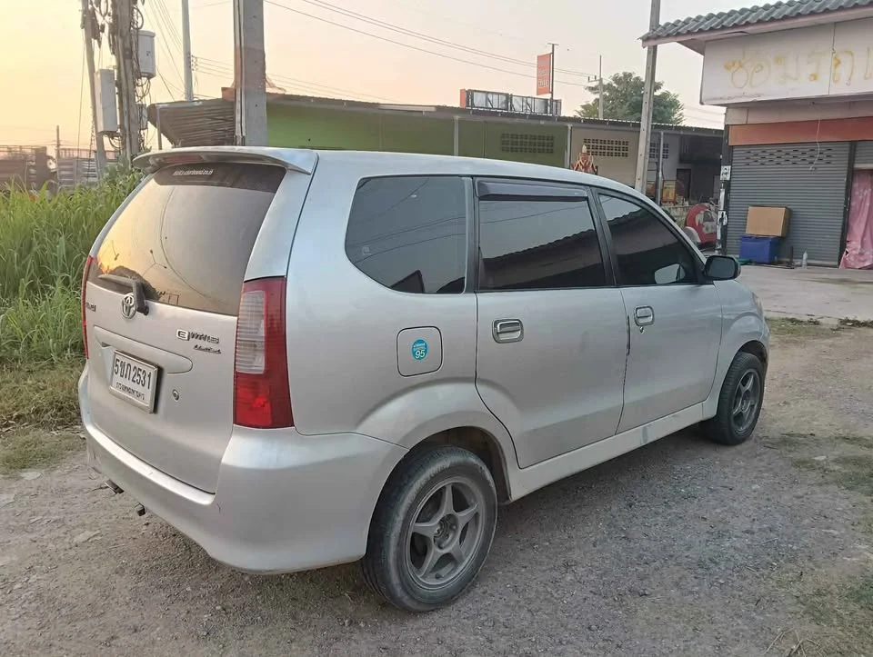 2004 Toyota Avanza I 3