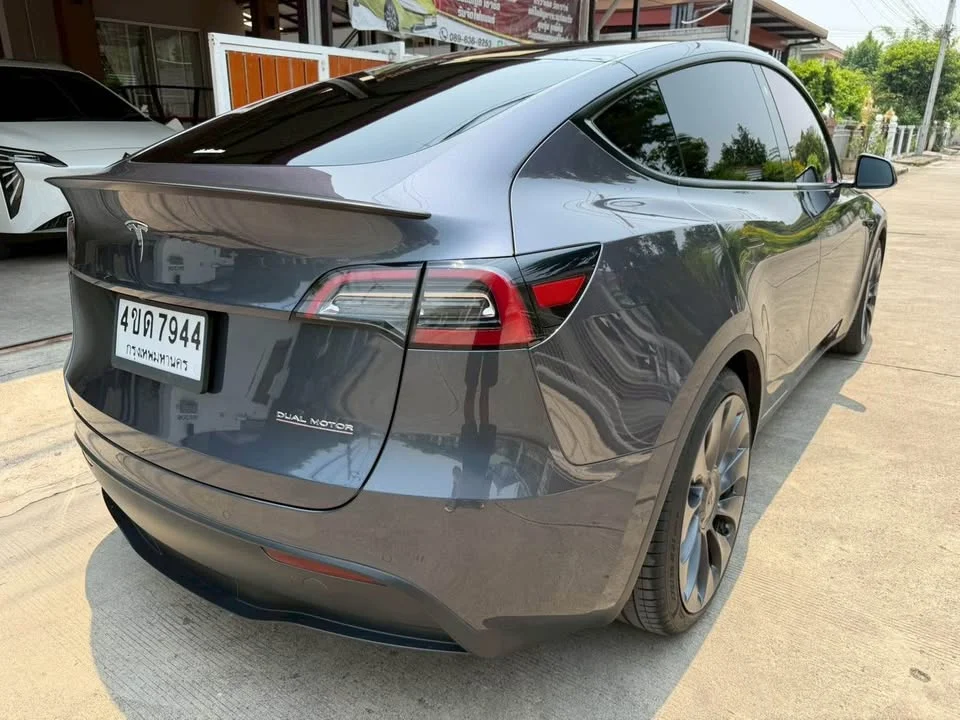2023 Tesla Model Y 3